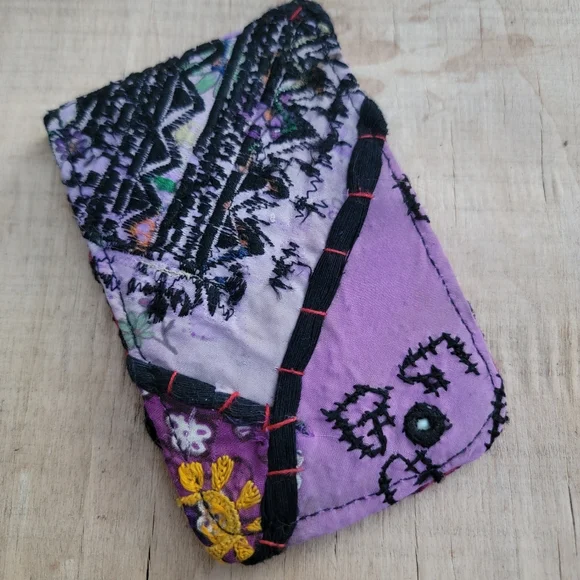 🎱🔮 Free People Boho Embroidered Repurposed vtg banjara hippie Wallet card case - Picture 10 of 16